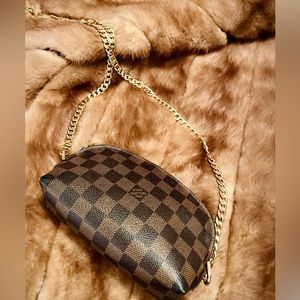 Louis Vuitton Damier Pochette gold chain strap crossbody